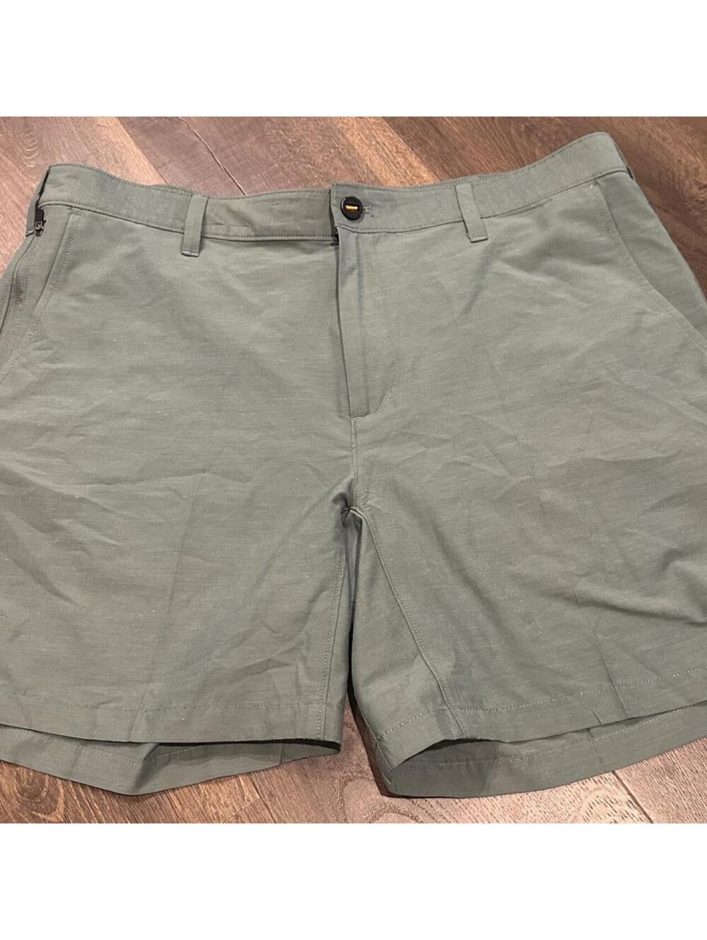Orvis Men's Green and Khaki Shorts
